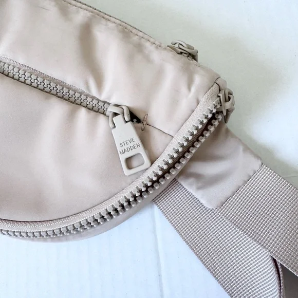 Steve Madden Belt Bag - Picture 7 of 7